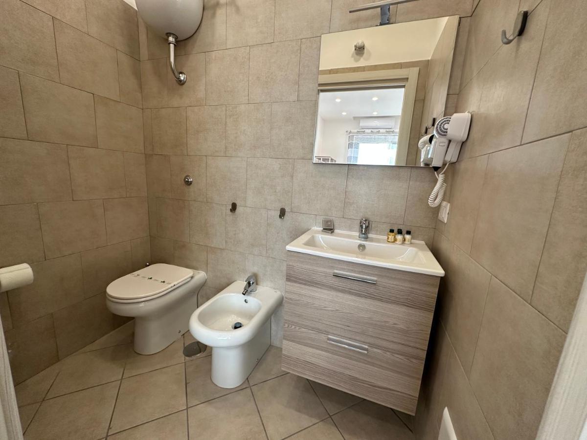 B&B Off Rooms And Relax Napoli Esterno foto