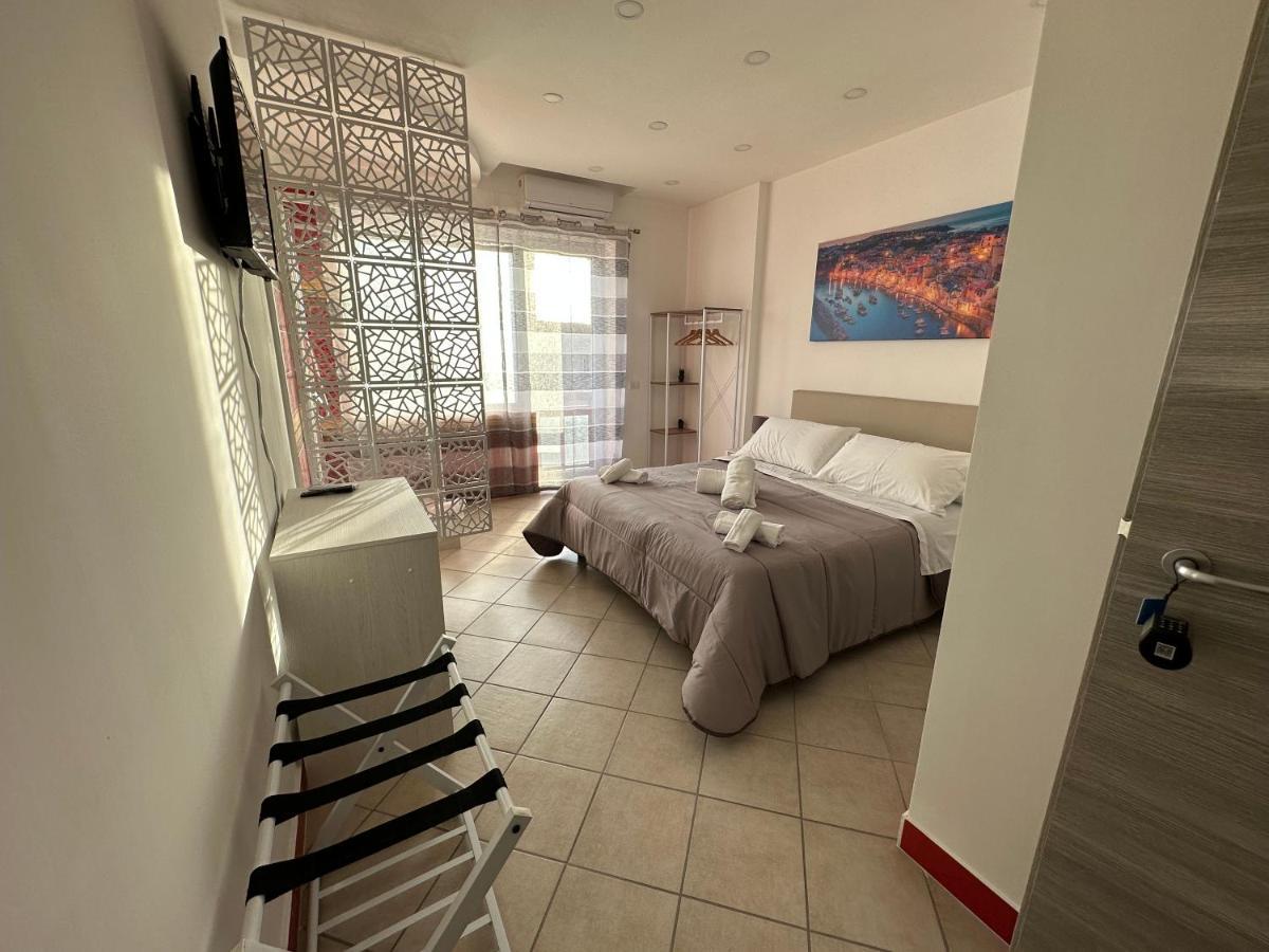 B&B Off Rooms And Relax Napoli Esterno foto
