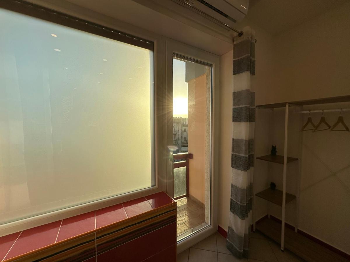 B&B Off Rooms And Relax Napoli Esterno foto