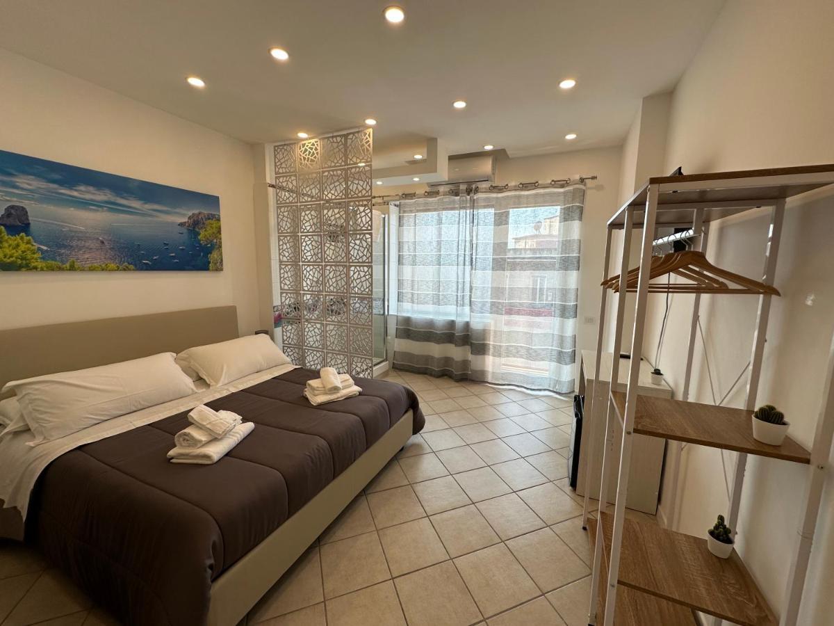 B&B Off Rooms And Relax Napoli Esterno foto