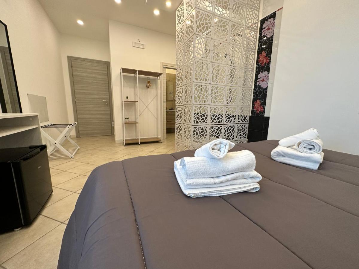 B&B Off Rooms And Relax Napoli Esterno foto
